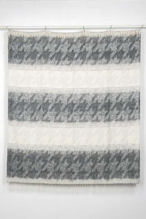 Alternative view of Beat Collection - Plaid art.Basilea misto lana con frange - col. grigio