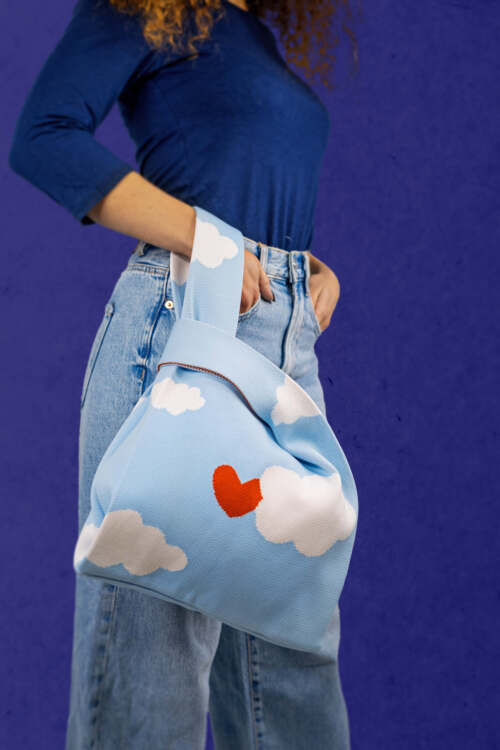 Alternative view of Wd Lifestyle - Borsa a nodo lavorata a maglia. Decorazione nuvole