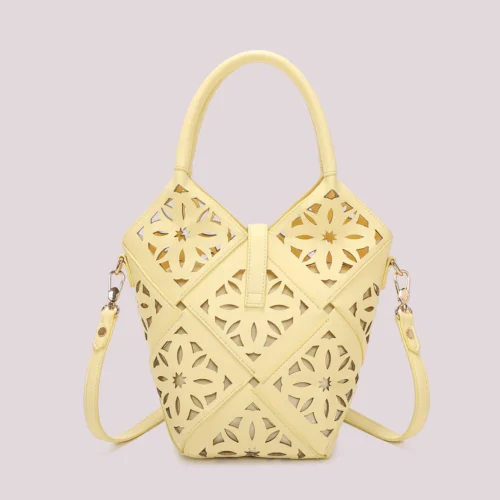 Alternative view of Mimi Muà - Borsa a Tracolla con Motivo Traforato – Giallo Chiaro