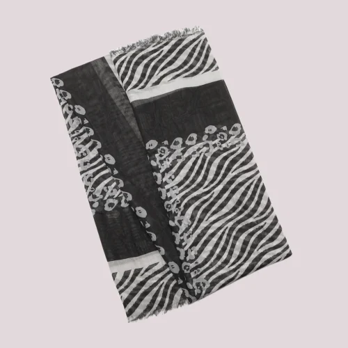 Mimi Muà - Foulard con Stampa Animalier 135x135 cm - Nero