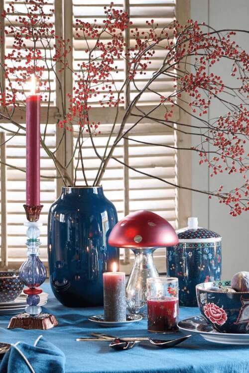 Alternative view of Pip Studio - Vaso ovale in metallo blu 30 cm